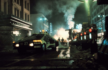 Blade Runner's futuristic city scenes were achieved through mastery of special effects.