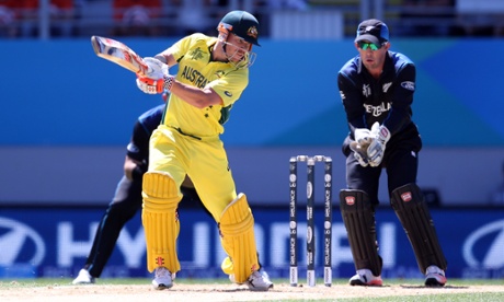 David Warner cuts Daniel Vettori (Michael Bradley/AFP/Getty Images)