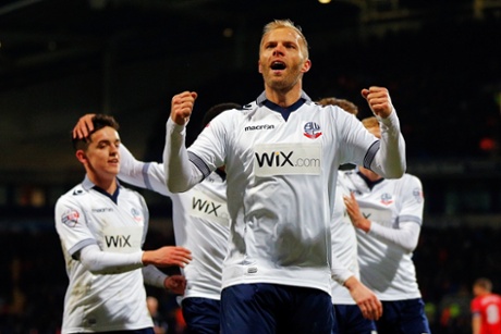 Eidur Gudjohnsen celebrates.