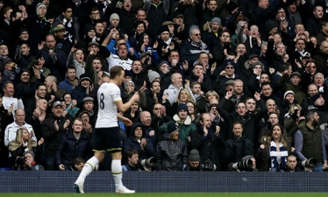 Spurs fans applaud Harry Kane after his attempt at the goal.