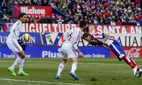 Mario Mandzukic makes it 4-0