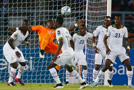 Ivory Coast's Serge Aurier tries an overhead kick.