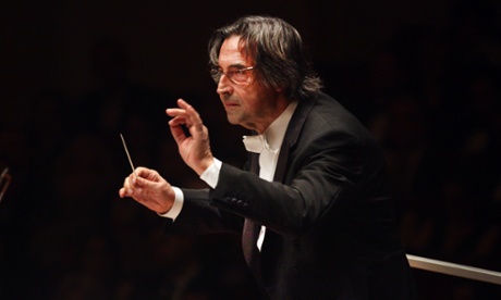 Riccardo Muti leading the Chicago Symphony Orchestra, October 2012.