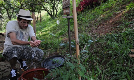 The source of natural water in the square Homero Silva, in Sao Paulo. In this photo, Adriano Sampaio.