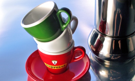 ItalianPod101.com podcastThree cups in the colours of the italian flag