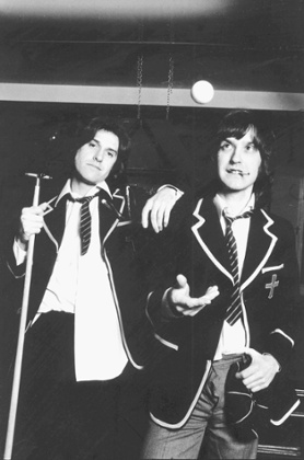 Ray and Dave promoting the Kinks album Schoolboys In Disgrace, January 1976
