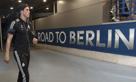 Gareth Bale arrives at Estadio Santiago Bernabeu