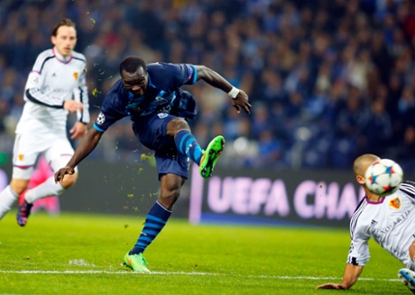 Vincent Aboubakar scores.