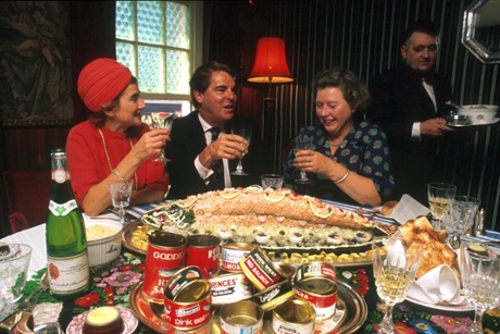 Far right, Grigson with chef and cookery writer Robert Carrier in October 1977.