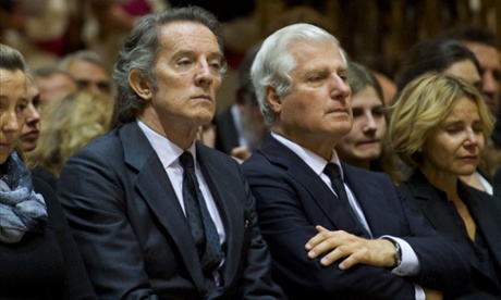 Alfonso Diez, widower of the Duchess of Alba, and Carlos Fitz-James Stuart at her funeral, November 2014.