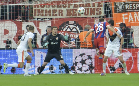Holger Badstuber scores his side's 5th.