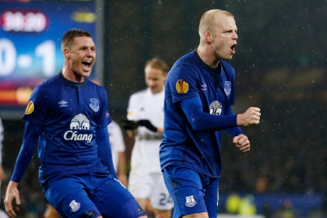 Steven Naismith celebrates.