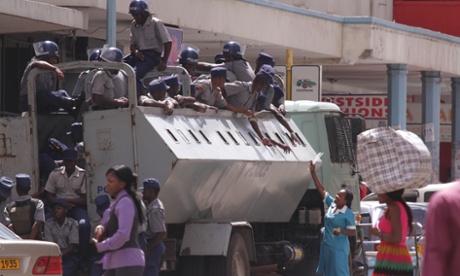  Zimbabwe police sealed the headquarters of the opposition party in Harare as tensions rose over the disappearance of an activist, Itai Dzamara, who has been missing since Monday.