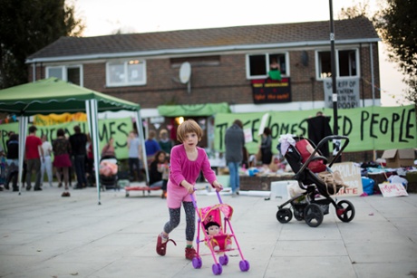 Council housing should be built to suit a range of incomes.