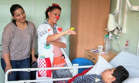 Nina Conti Clowning Around.