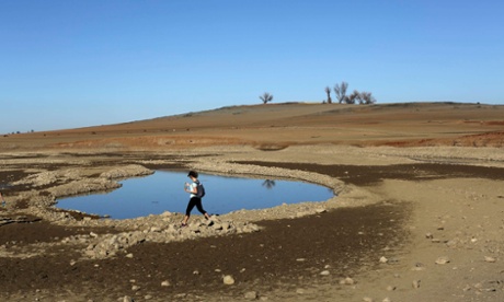  Folsom Lake in California