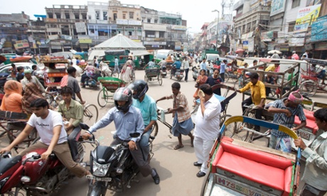 Crowded street in the Indian capital