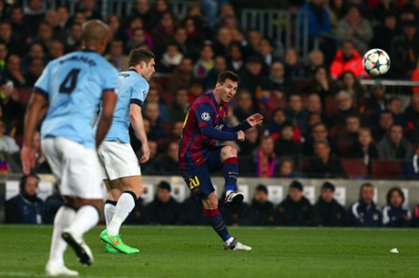 Lionel Messi sprays a wonderful ball into the box where Ivan Rakitic is unmarked ...