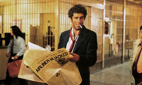 Elliott Gould in The Long Goodbye.