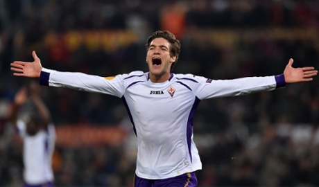 Marcos Alonso of ACF Fiorentina celebrates after scoring the second goal.