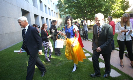 Independent MP's Bob Katter and Andrew Wilkie with Snow White at a food labelling press conference.