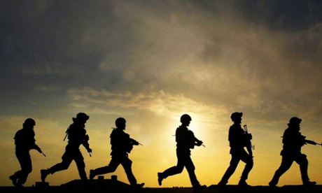 Soldiers from 40 Regiment Highland Gunners in training in Iraq.