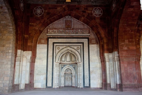 Mirhab inside the Mosque in Purana Qila.
