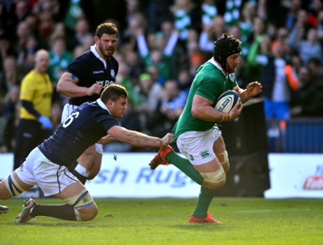 Ireland's Sean O'Brien scores their second try of the game.