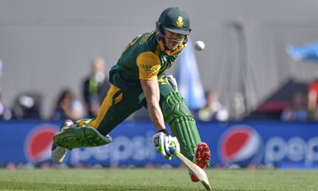 Faf du Plessis on the run. (Marty Melville/AFP/Getty Images)