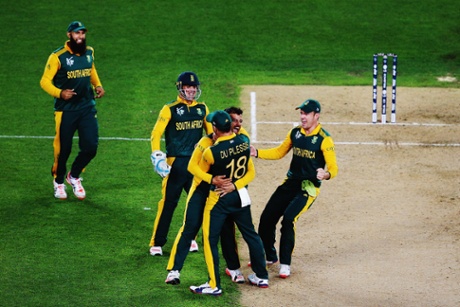 Jean-Paul Duminy of South Africa celebrates the wicket of Ross Taylor of New Zealand with Francois du Plessis, Hashim Amla, AB de Villiers and Quinton de Kock.