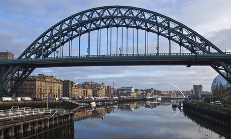 the Tyne Bridge between Newcastle and Gateshead