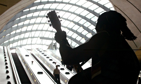 Busker in Canary Wharf