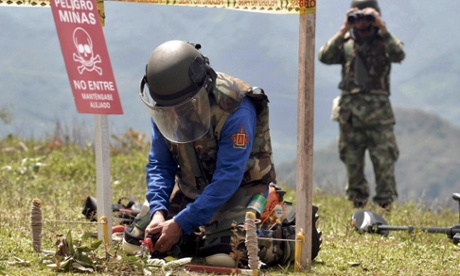 Farc guerrillas and Colombian troops to work together to tackle landmine legacy