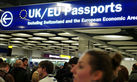 Flights delayed due to snow at London Heathrow Airport, Britain - 06 Feb 2012