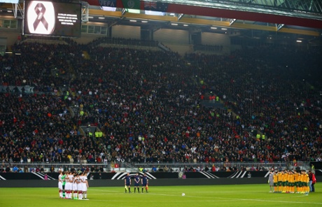 Players, officials and fans remember the victims of the recent Germanwings air crash.
