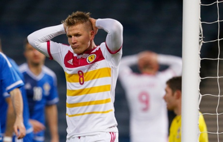 Matt Ritchie looks dejected after missing a chance.