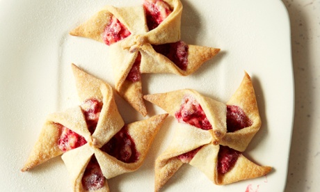 Cream cheese pastry with raspberry filling