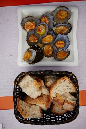 <em>Lapas</em> (grilled limpets) served up in a Santa Maria eaterie.