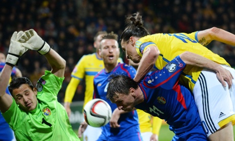 Zlatan Ibrahimovic causes problems in the  Moldova's defence.