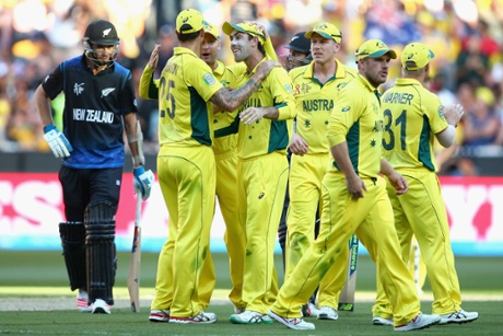 Glenn Maxwell is congratulated by team-mates after running out Tim Southee.