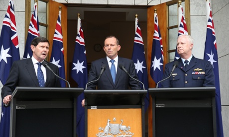Tony Abbott with Defence Minitser Kevin Andrews and CDF Mark Binskin announce troop deployment to Iraq.
