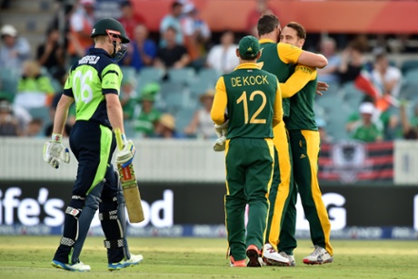 South Africa’s players celebrate the wicket of William Porterfield.