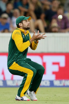 Rilee Rossouw takes the catch to dismiss Andrew Balbirnie.