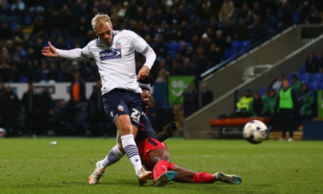 Eidur Gudjohnsen of Bolton scores the opening goal  against Reading.