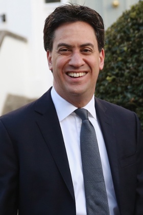 LONDON, ENGLAND - MARCH 30:  Leader of the Labour party Ed Miliband leaves his home on March 30, 2015 in London, England. Mr Miliband will speak to members of the business community today where it is expected he will warn of the dangers of an EU referendum, a conservative party pledge. British Prime Minister David Cameron will visit Queen Elizabeth II at Buckingham Palace today as Parliament dissolves and the parties begin their campaigns ahead of the May 7 general election.  (Photo by Dan Kitwood/Getty Images)Politicstopicstopixbestoftoppicstoppix