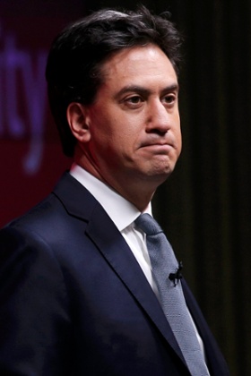 Britain's opposition Labour Party leader Ed Miliband speaks at the presentation of their business manifesto in central London March 30, 2015. Campaigning in Britain's closest national election in decades started on Monday after the Prime Minister David Cameron meet Queen Elizabeth following parliament's dissolution, teeing up an unusually fraught battle to govern the $2.8 trillion economy.   REUTERS/Peter Nicholls:rel:d:bm:LR2EB3U10CYRP
