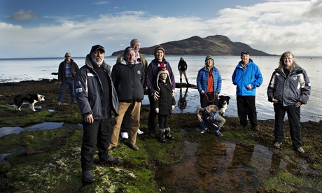 Howard Wood andthe Community of Arran Seabed Trust at Lamlash, Isle of Arran.
