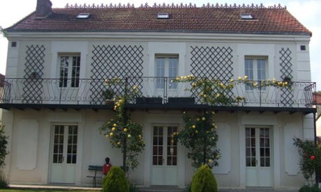 Outside view of La Roseraie B&B in Ste Genevieve Les Gasny, France