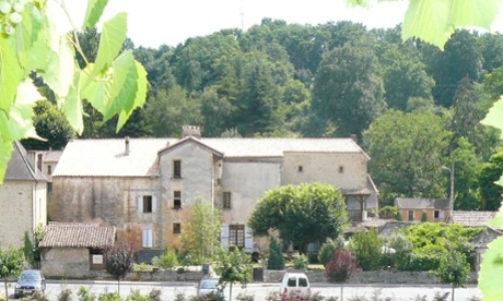 Outside view of Ancienne Gendarmerie B&B in Cadouin, France