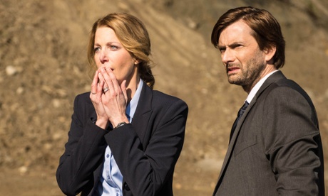 Anna Gunn and David Tennant in Gracepoint.